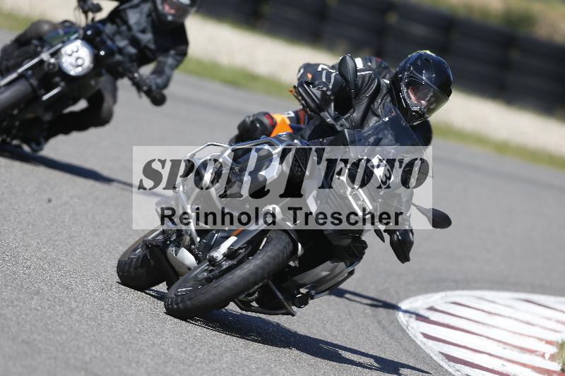 /Archiv-2025/48 25.08.2025 Cornu Master School ADR/blau-bleu/73